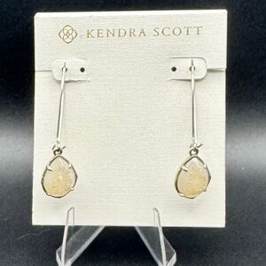 Kendra Scott Alexandria Drop Earrings
Platinum Drusy Silver-Tone Dangle